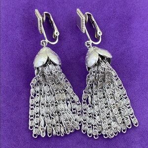 💛 Vintage Sarah Coventry Silver Tassel Clip On Earrings